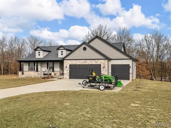 $454,000 | 70 Whiteside Estates Drive, Silex, MO 63377