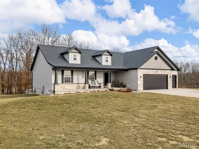 $466,200 | 70 Whiteside Estates Drive, Silex, MO 63377