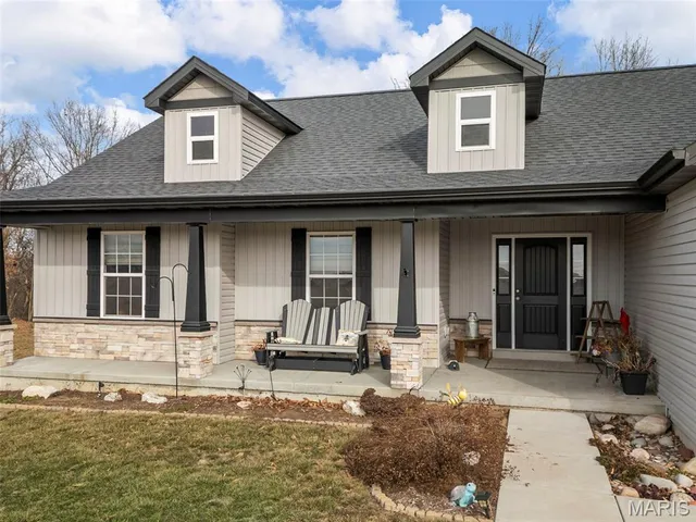 $466,200 | 70 Whiteside Estates Drive, Silex, MO 63377