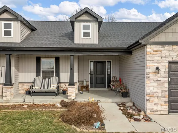 $459,000 | 70 Whiteside Estates Drive, Silex, MO 63377