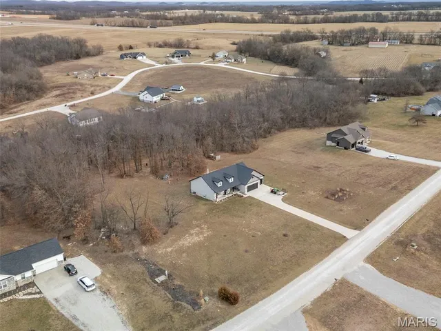 $466,200 | 70 Whiteside Estates Drive, Silex, MO 63377