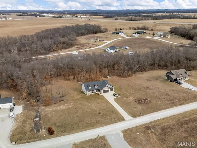 $466,200 | 70 Whiteside Estates Drive, Silex, MO 63377