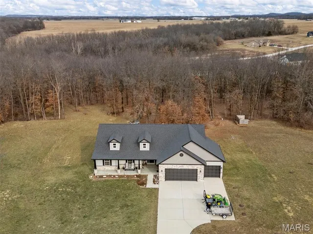 $466,200 | 70 Whiteside Estates Drive, Silex, MO 63377