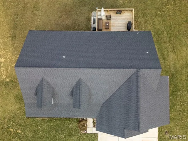 $466,200 | 70 Whiteside Estates Drive, Silex, MO 63377