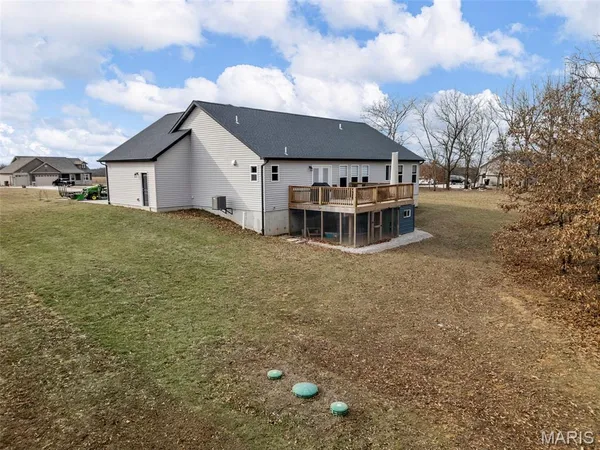 $459,000 | 70 Whiteside Estates Drive, Silex, MO 63377