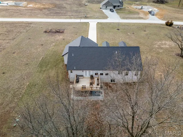 $466,200 | 70 Whiteside Estates Drive, Silex, MO 63377