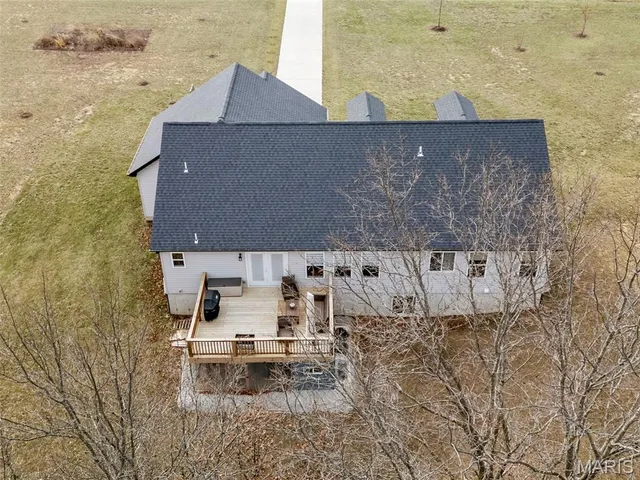 $466,200 | 70 Whiteside Estates Drive, Silex, MO 63377