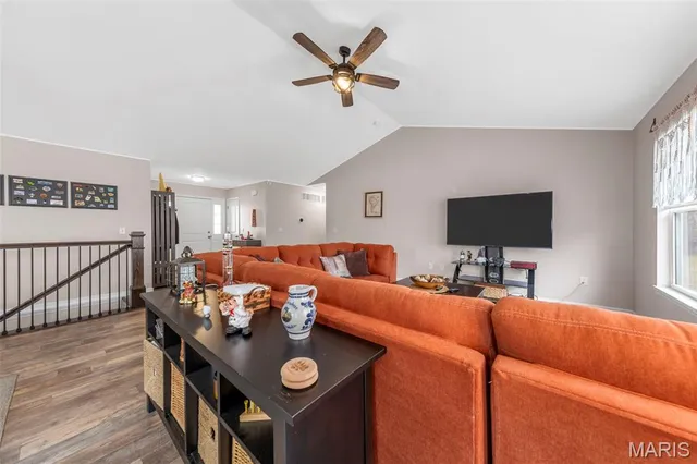 $466,200 | 70 Whiteside Estates Drive, Silex, MO 63377