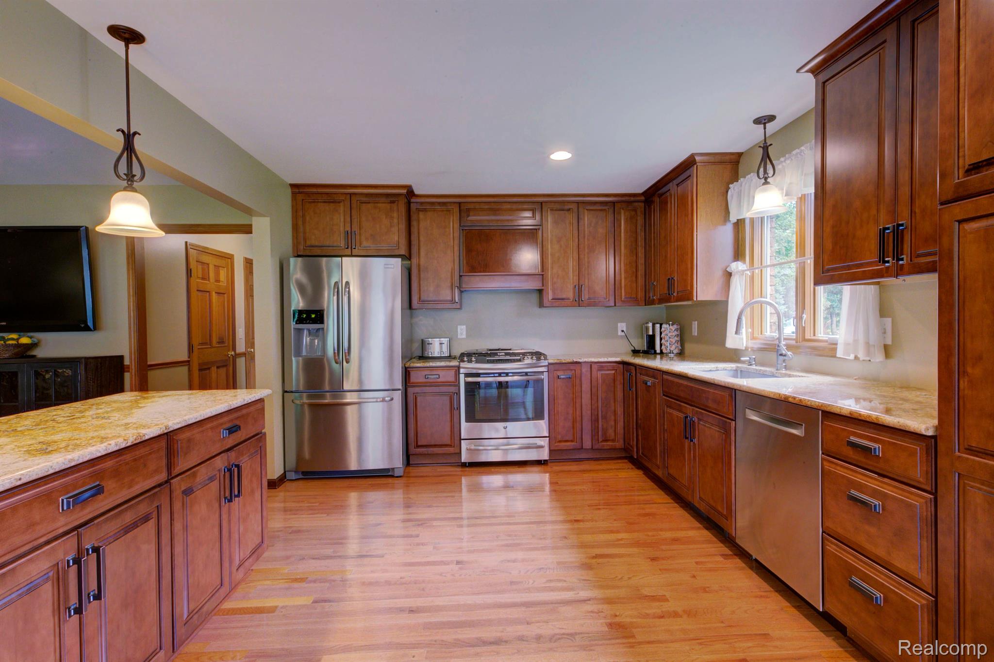 21093 Gill Road Farmington, MI 48335 - Photo 14 of 43 Gallery Image 14