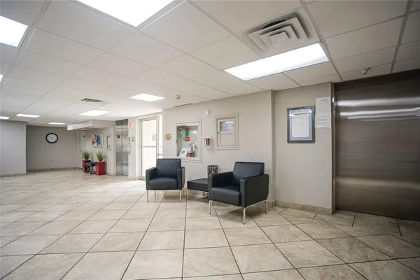 $139,000 | 3920 Inverrary Boulevard, Unit 404C, Lauderhill, FL 33319