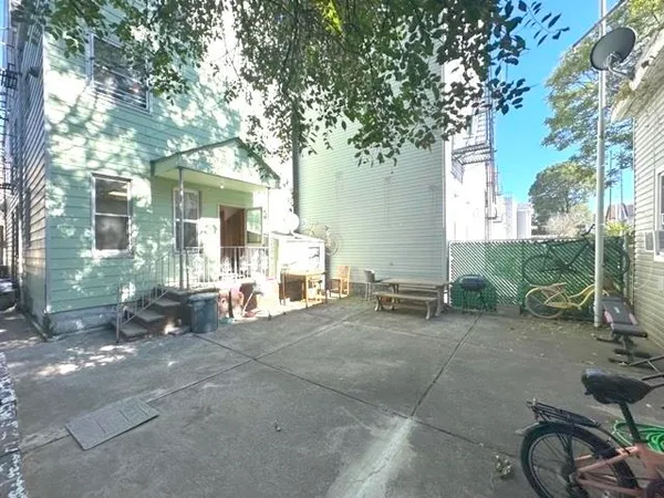 $1,950 | 98 Andrew Street, Bayonne, NJ 07002