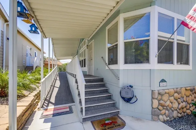 a view of entryway with a front door