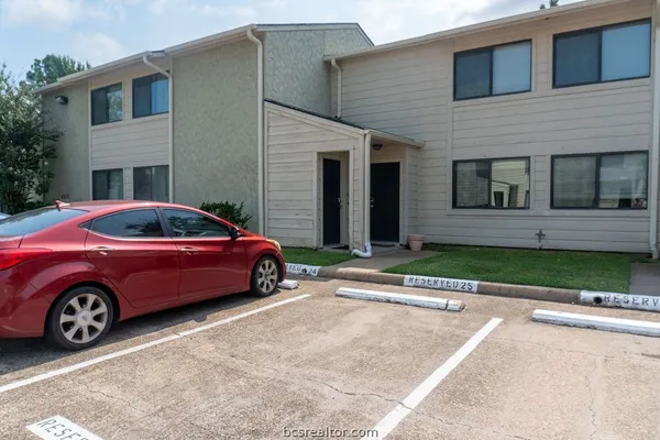 $1,250 | 4513 Carter Creek Parkway, Unit 7, Bryan, TX 77802