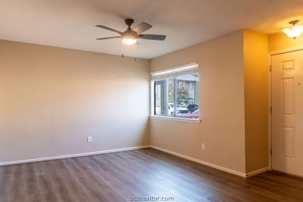 $1,250 | 4513 Carter Creek Parkway, Unit 7, Bryan, TX 77802