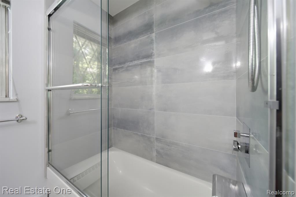 10353 Mcgregor Road Pinckney, MI 48169 - Photo 28 of 41