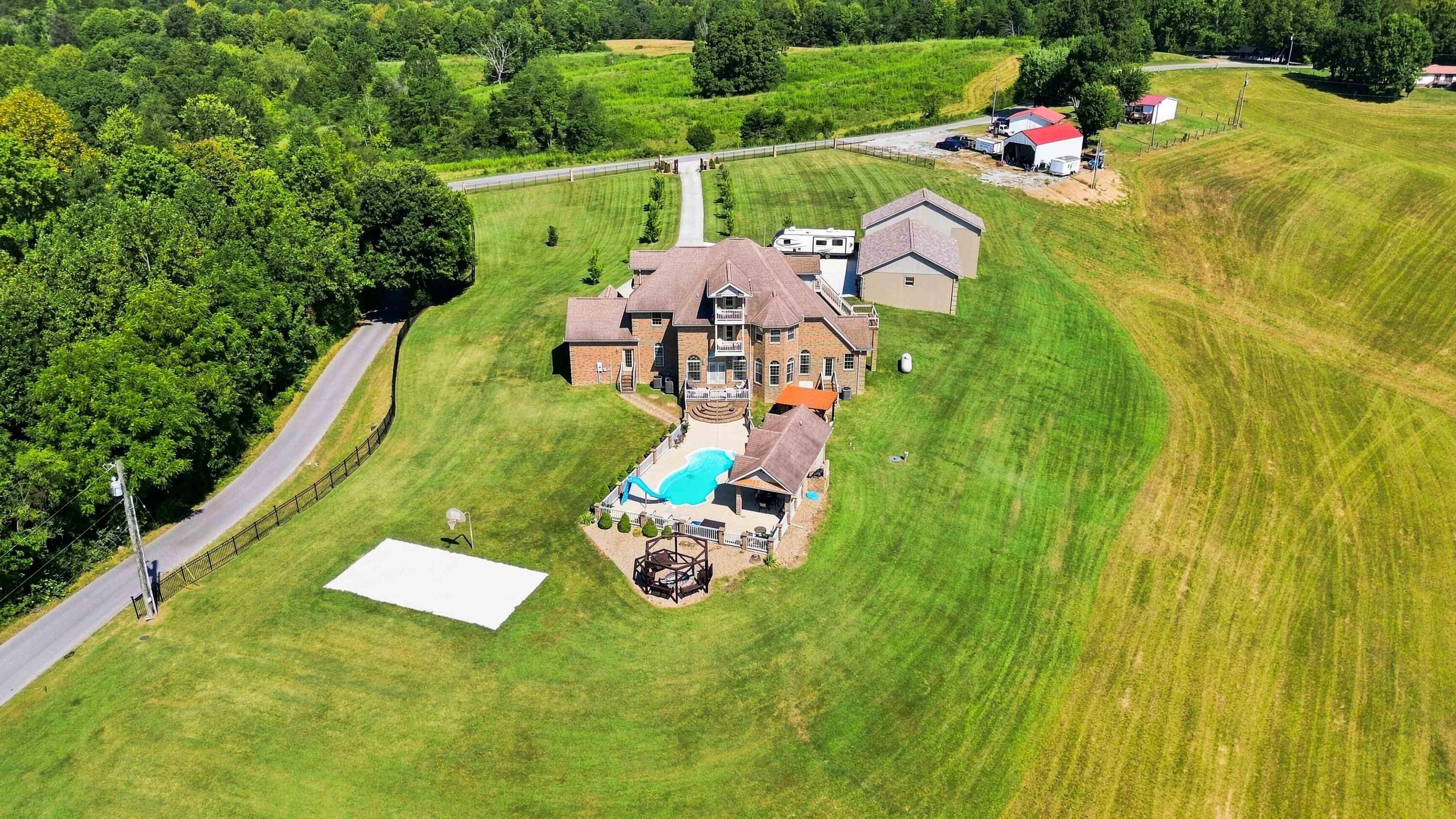 585 Tunnel Ridge Road Stearns, KY 42647 - Photo 89 of 106 095