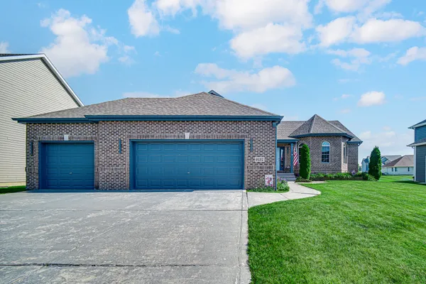 $555,000 | 9137 Michigan Drive, Crown Point, IN 46307