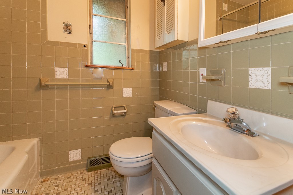 28290 White Road Wickliffe, OH 44092 - Photo 20 of 33 Gallery Image 20