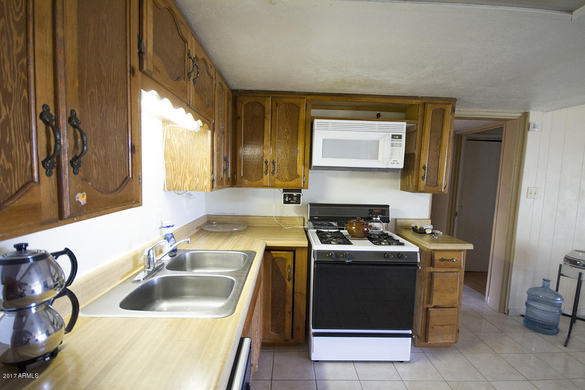 2197 5th Street Douglas, AZ 85607 - Photo 10 of 32 2197 5th pic 16