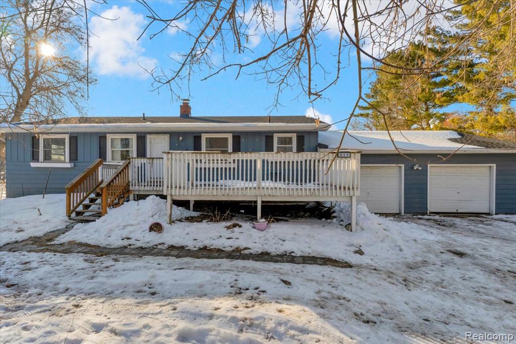 911 South Duck Lake Road Milford, MI 48381 - Photo 1 of 35 Gallery Image 1