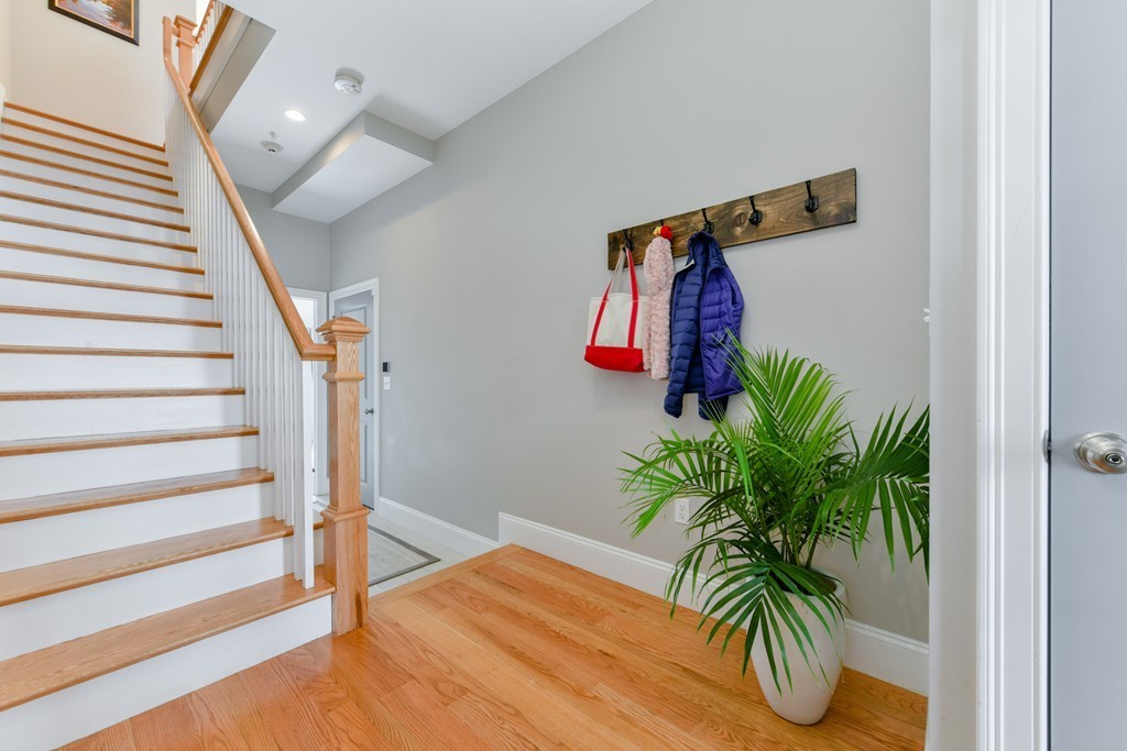 30 Park Street, Unit 3 Boston, MA 02122 - Photo 4 of 32