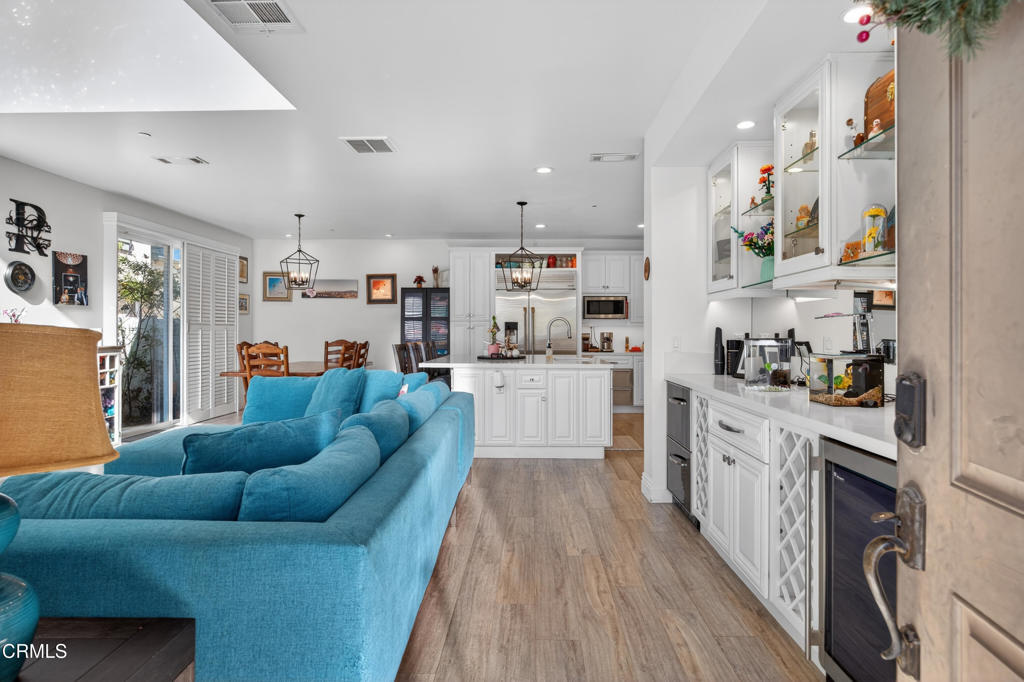 3746 Dunkirk Drive Oxnard, CA 93035 - Photo 5 of 34