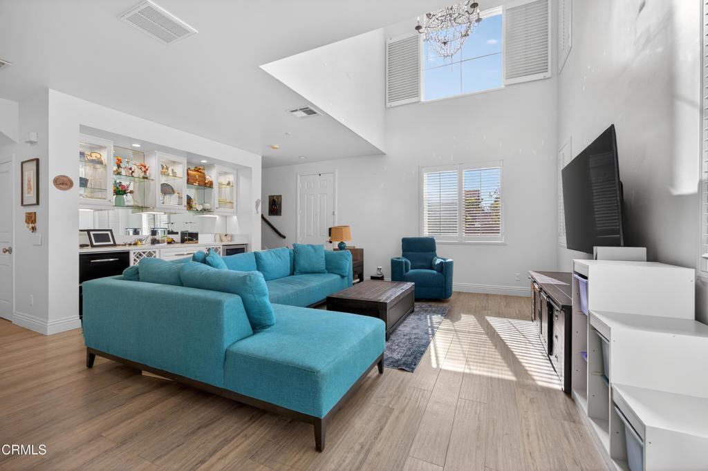 3746 Dunkirk Drive Oxnard, CA 93035 - Photo 7 of 34