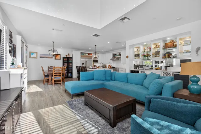 $799,999 | 3746 Dunkirk Drive, Oxnard, CA 93035