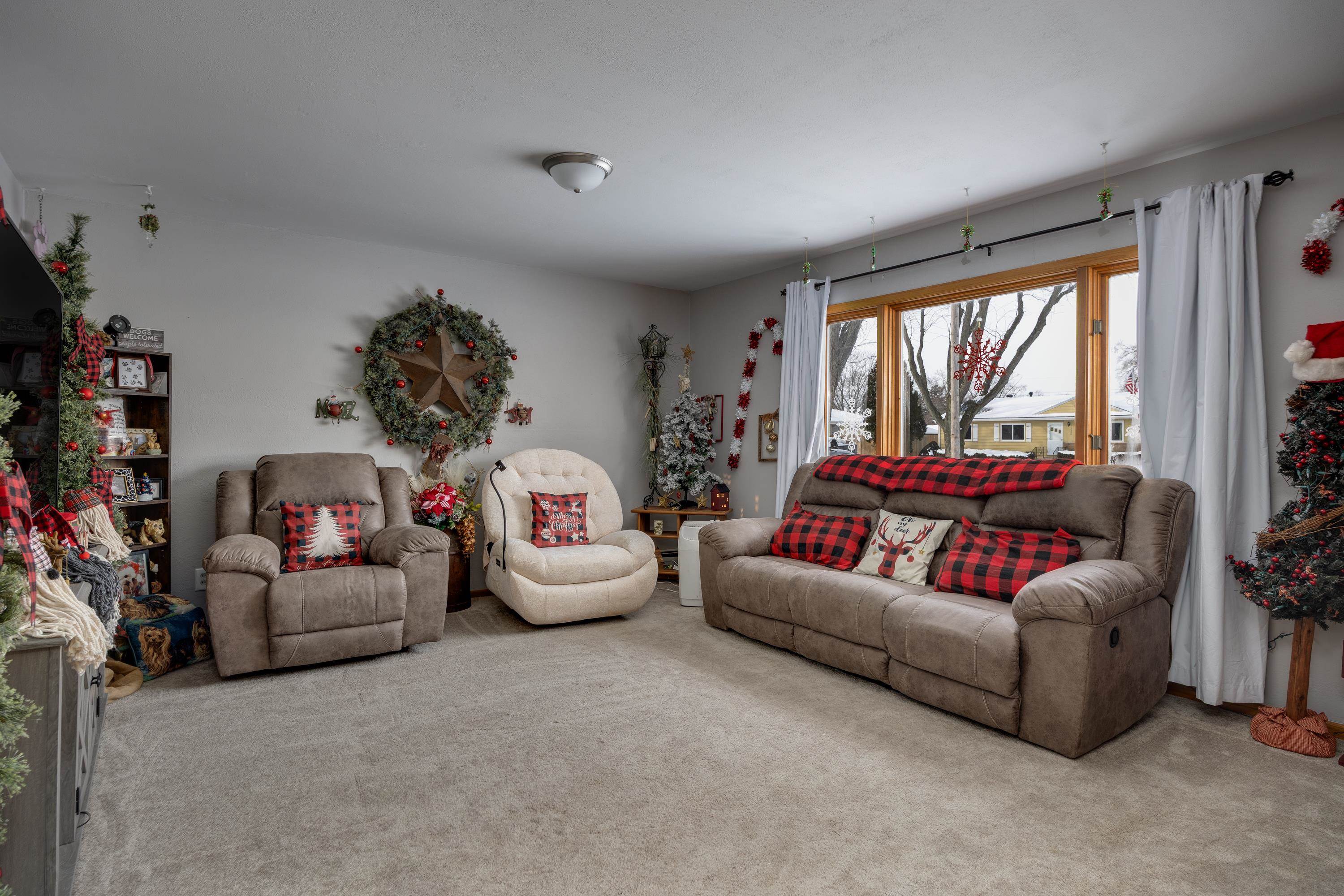 2327 Butlin Drive Beloit, WI 53511 - Photo 4 of 20