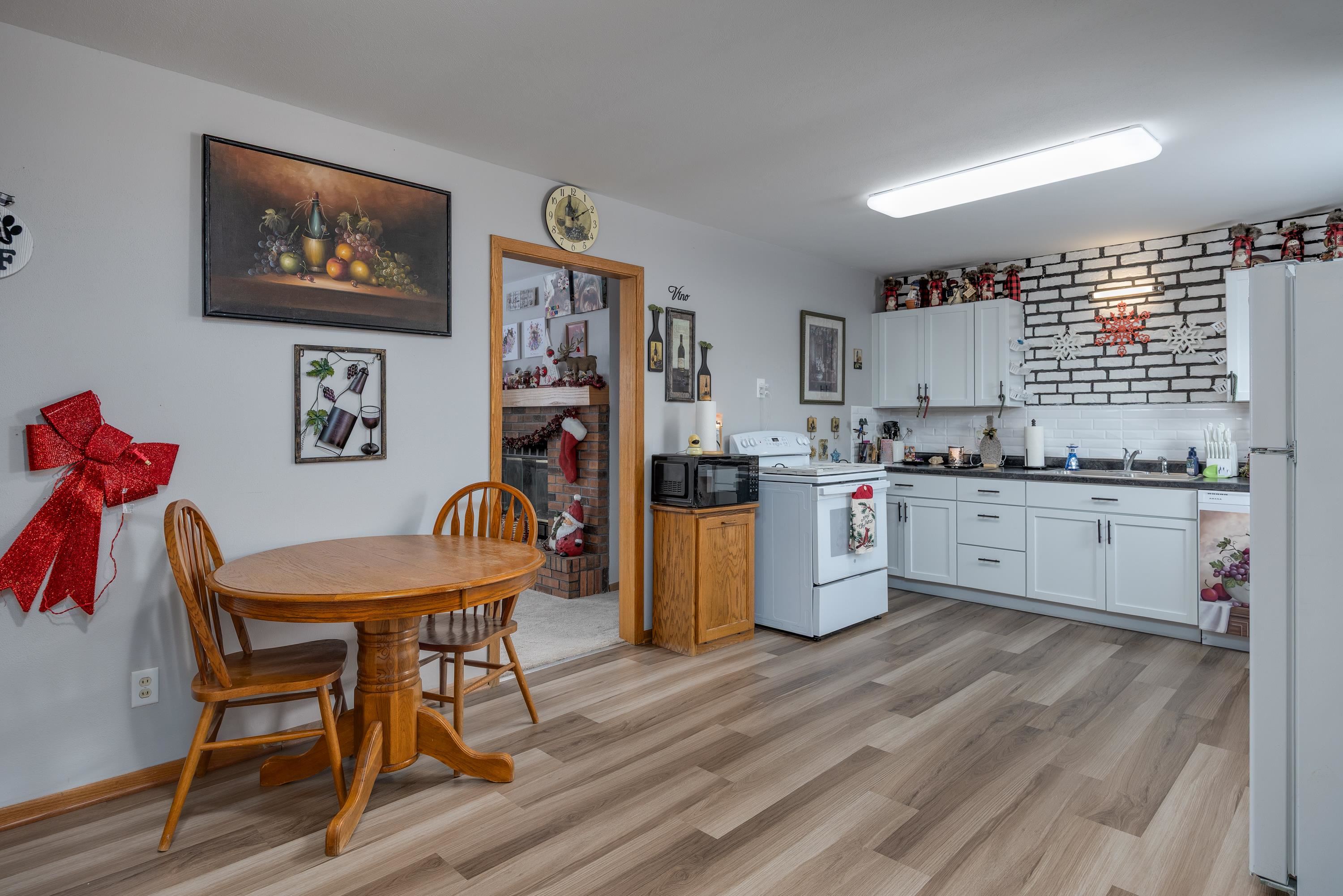 2327 Butlin Drive Beloit, WI 53511 - Photo 6 of 20