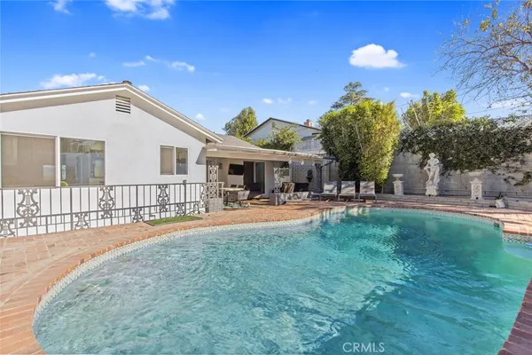 $5,900 | 22444 Venido Road, Woodland Hills, CA 91364