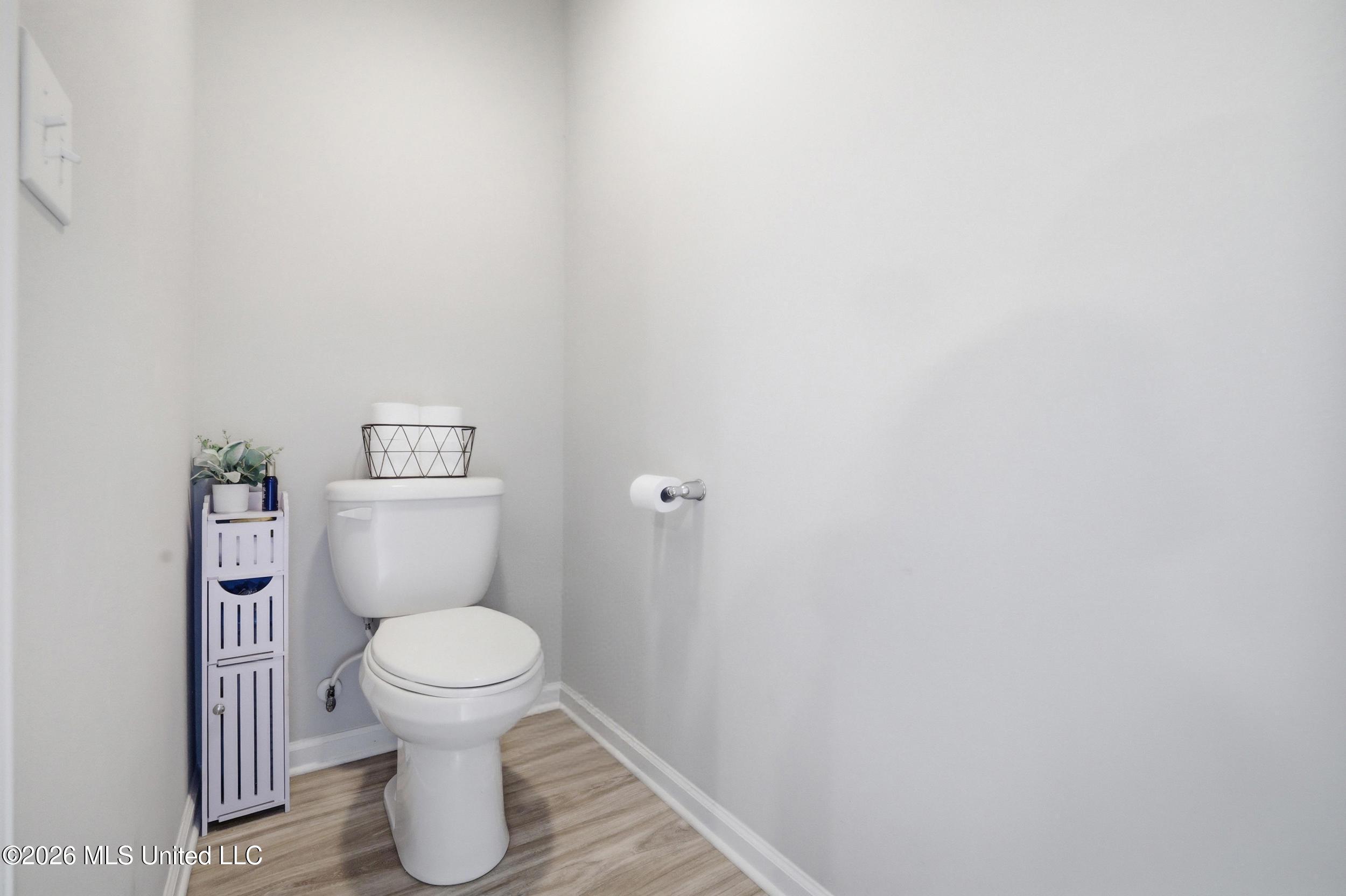 8257 Curry Road Biloxi, MS 39532 - Photo 33 of 49 R6__1031_autoremove_33866638