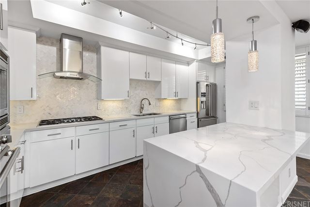 $780,000 | 1601 North Fuller Avenue, Unit 104, Los Angeles, CA 90046