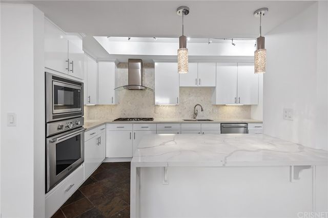 $780,000 | 1601 North Fuller Avenue, Unit 104, Los Angeles, CA 90046