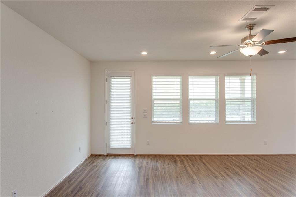 224 Montauk Loop Georgetown, TX 78628 - Photo 10 of 33