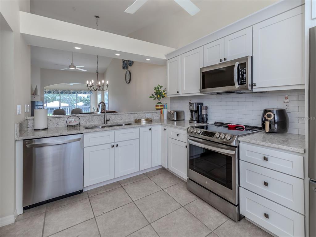 901 Addington Court, Unit 203 Venice, FL 34293 - Photo 11 of 61