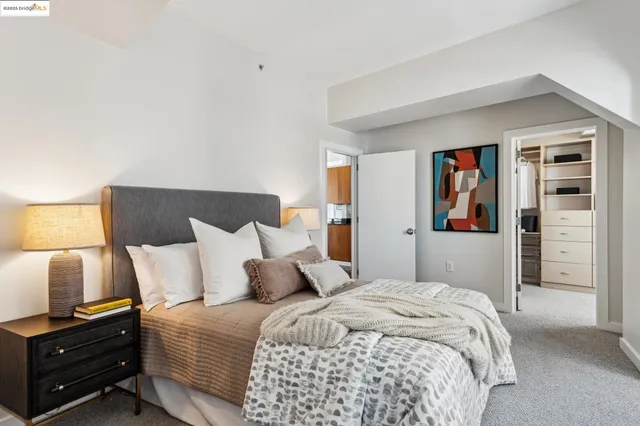 a view of walk in closet