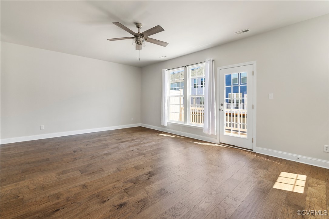 6933 Dunton Road Chesterfield, VA 23832 - Photo 7 of 29 Bright, spacious family room.