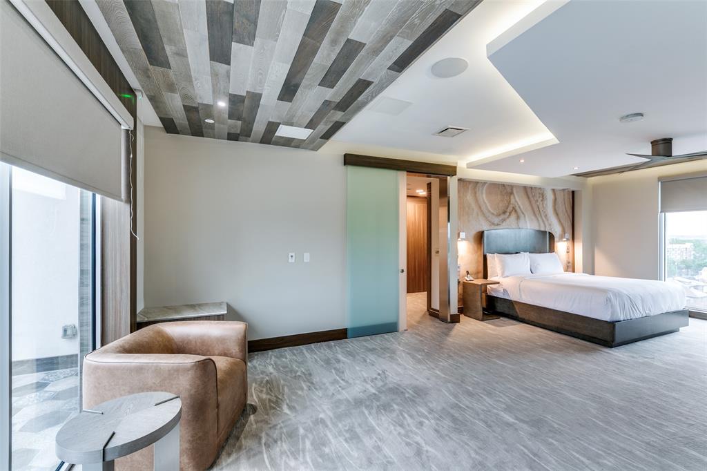 4005 Gaston Avenue, Unit PH2 Dallas, TX 75246 - Photo 18 of 33 View of bedroom