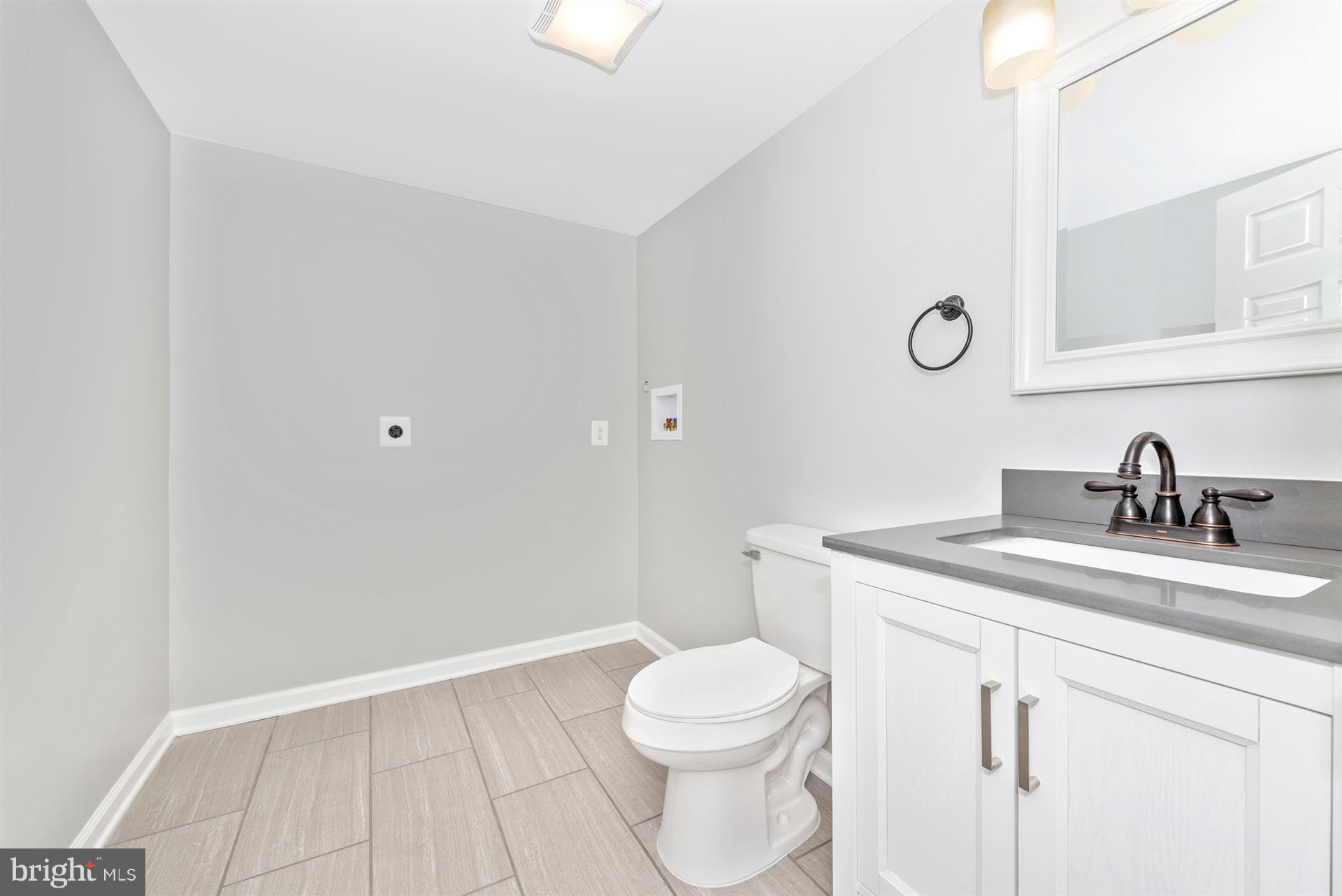 2526 Quebec School Road Middletown, MD 21769 - Photo 22 of 28 Bath with main level laundry