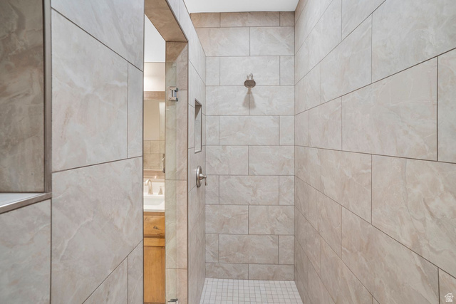 1570 South Rio Virgin Drive Washington, UT 84780 - Photo 35 of 71 Full bath featuring vanity and tiled shower