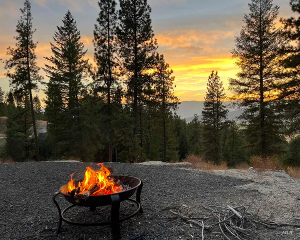 $315,000 | 33 San Ignacio Way, Cascade, ID 83611