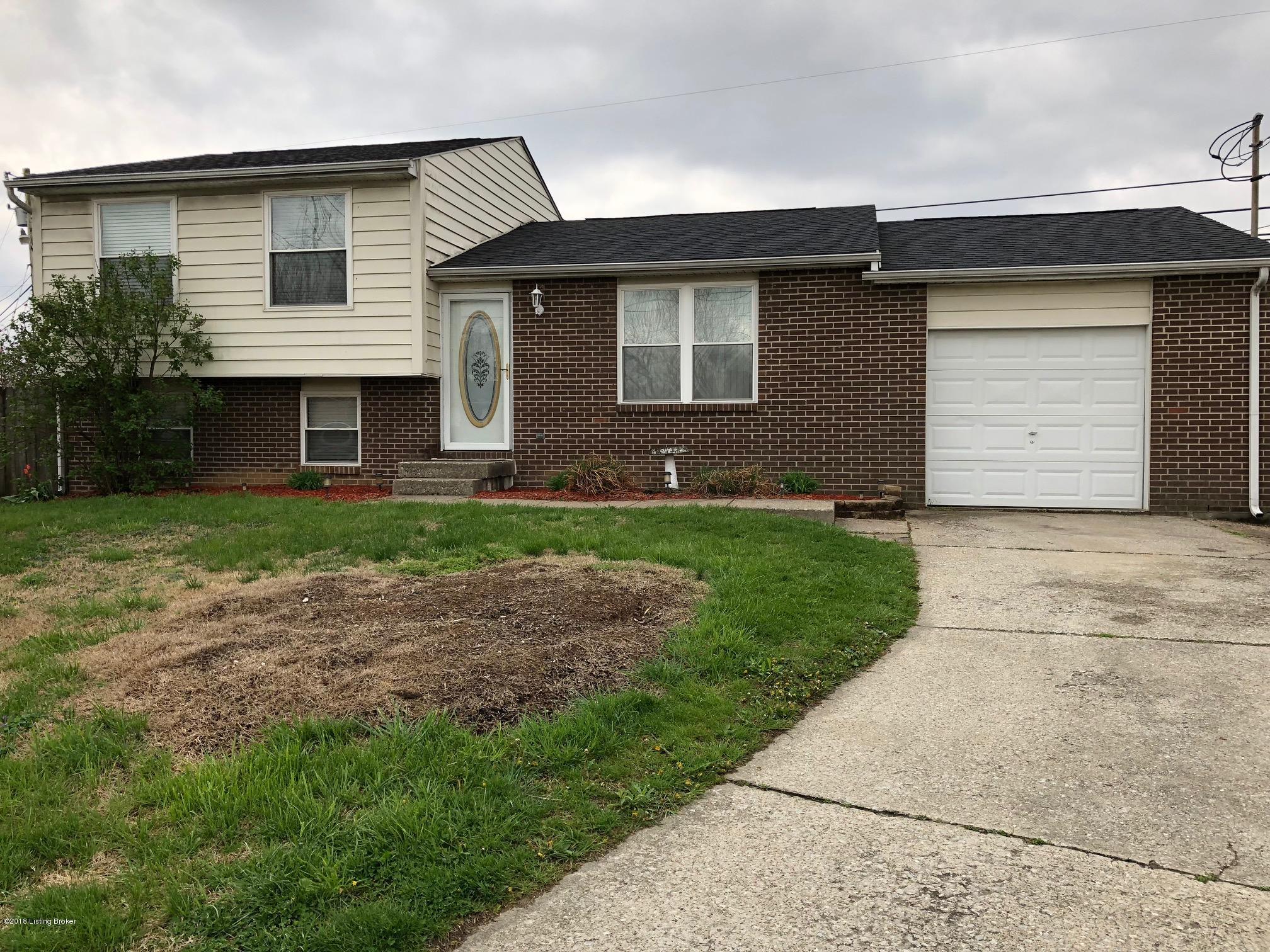 11422 Angelina Road Louisville, KY 40229 - Photo 1 of 21 Front