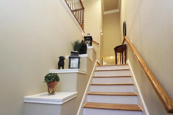 a view of entryway and hall