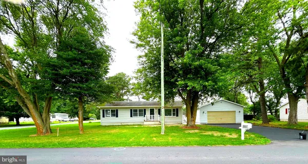 $399,900 | 36697 Clubhouse Road, Ocean View, DE 19970