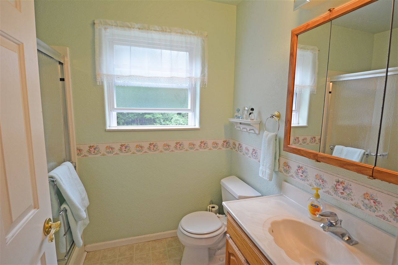 10421 Riverside Drive Honor, MI 49640 - Photo 20 of 29 1863825-19.JPG