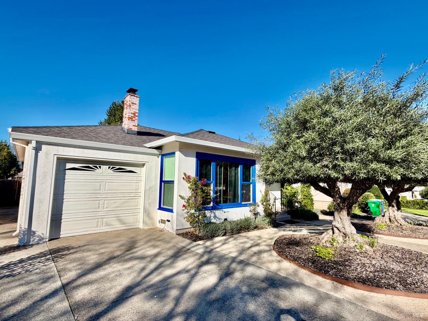 2766 Iowa Street Napa, CA 94558 - Photo 3 of 55