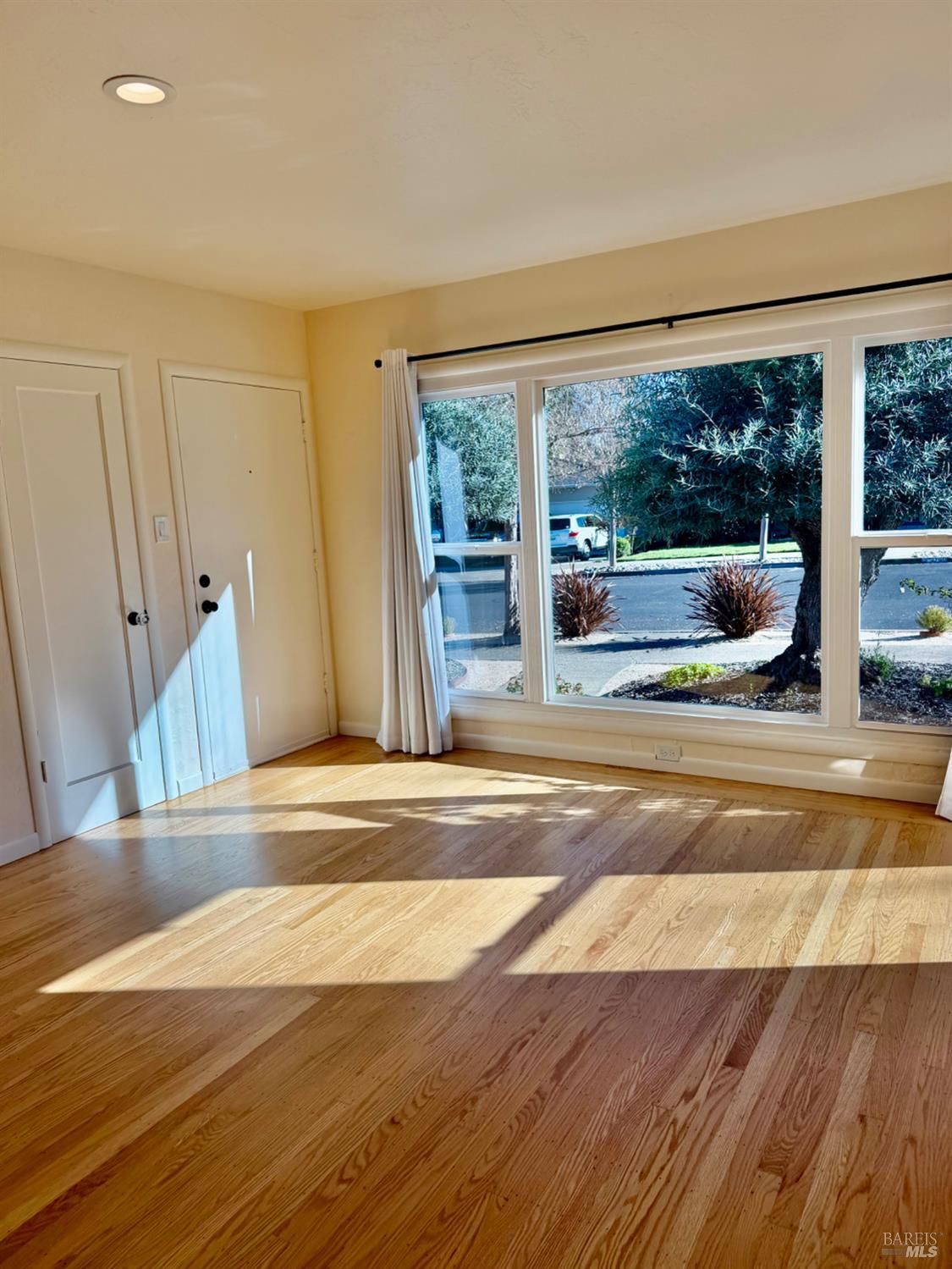 2766 Iowa Street Napa, CA 94558 - Photo 7 of 55