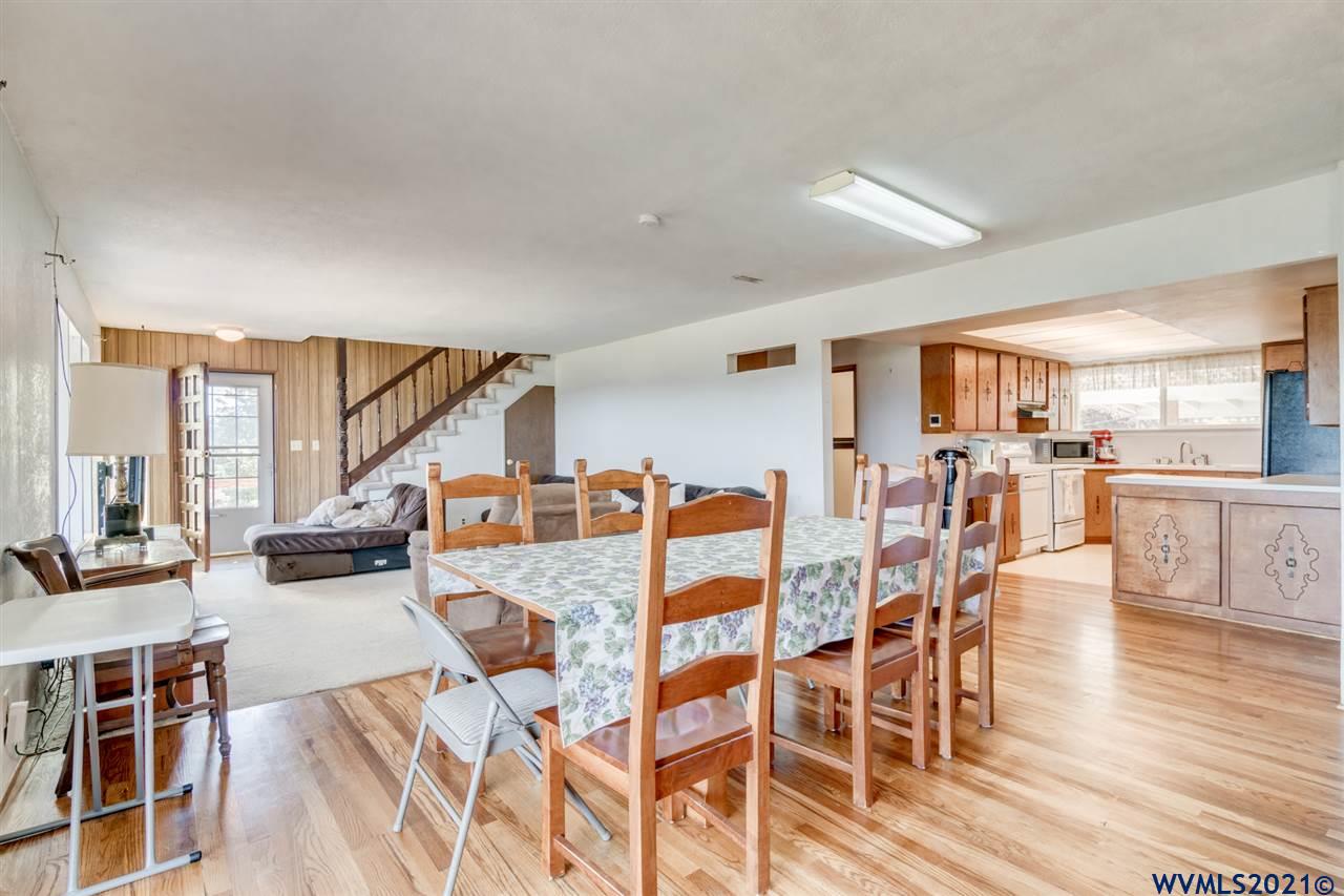 20852 Liberty Road Sweet Home, OR 97386 - Photo 13 of 42