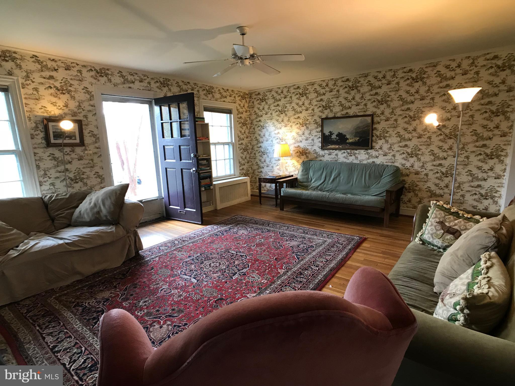 3723 Reservoir Road Northwest Washington, DC 20007 - Photo 2 of 26 Living Room